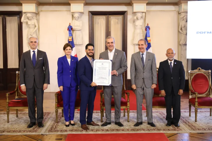 Entregan el Premio a la Excelencia Magisterial 2025