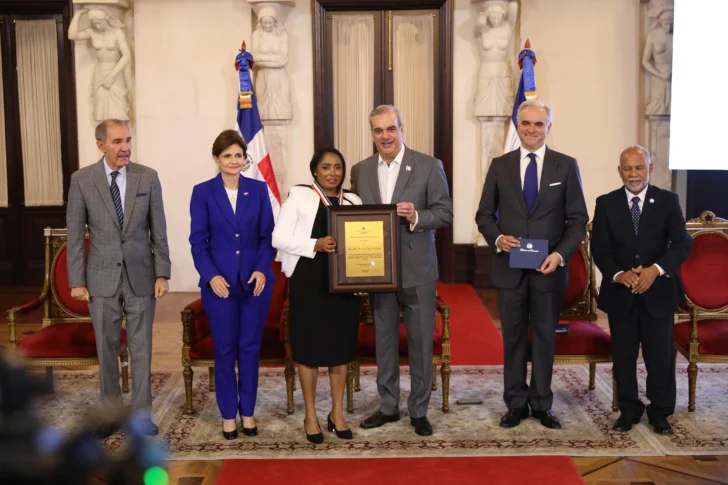 Entregan el Premio a la Excelencia Magisterial 2025