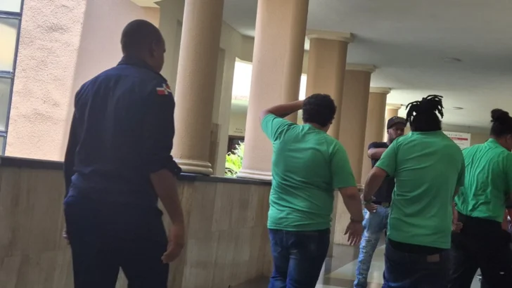 Aplazan por segunda vez audiencia contra implicados en red de fraude bancario desde Bonao Aplazan por segunda vez audiencia contra implicados en red de fraude bancario desde Bonao
