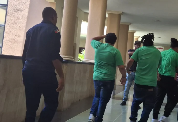 Aplazan por segunda vez audiencia contra implicados en red de fraude bancario desde Bonao