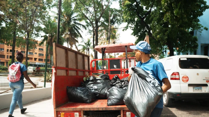 Alcaldía del DN realiza operativo de limpieza y recuperación de espacios públicos en Villa Juana Alcaldía del DN realiza operativo de limpieza y recuperación de espacios públicos en Villa Juana