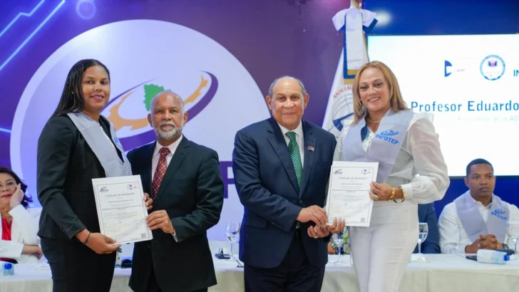 INFOTEP entrega certificados a 230 dirigentes de la ADP INFOTEP entrega certificados a 230 dirigentes de la ADP