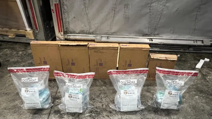 DNCD confisca 17 paquetes de presunta cocaína a que serían enviados a EE. UU DNCD confisca 17 paquetes de presunta cocaína a que serían enviados a EE. UU