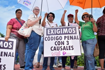 Activistas rechazan propuesta de código penal acogido por comisión de senadores y diputados