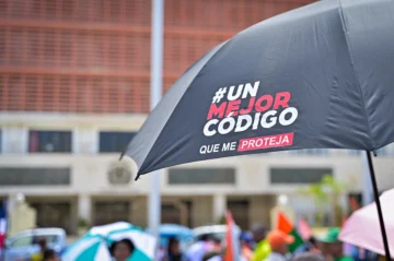 Escarbando: Activistas y organizaciones de mujeres rechazan nuevo Código Penal sin tres causales