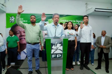 Leonel Fernández endurece ataques al gobierno; dice tiene el “motor fundido” y está 