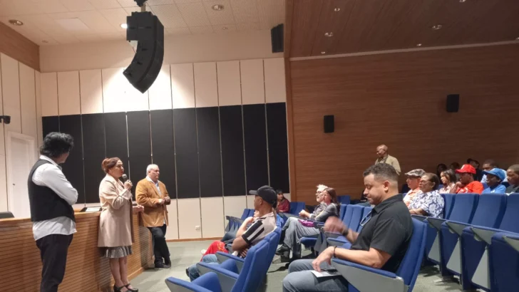 Presentan en Baní premier de la película 'Esperanza en el terreno'
