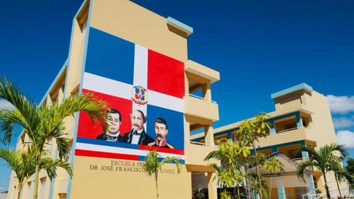 Gobierno inaugura tres escuelas y un aula inicial en Higüey con capacidad para 1,600 estudiantes