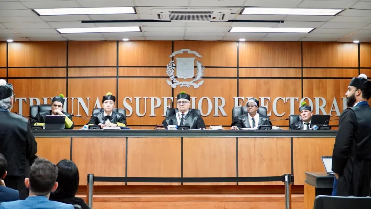 Tribunal Superior Electoral rechaza solicitud de sobreseimiento y aplaza tres audiencias