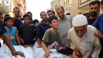Mueren 6 niños mientras esperaban por agua en Gaza en un ataque, informan las autoridades de la Franja, y el Ejército israelí admite un 'error'