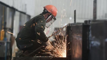 China resiste la guerra arancelaria de EE. UU. con un crecimiento del 5,2