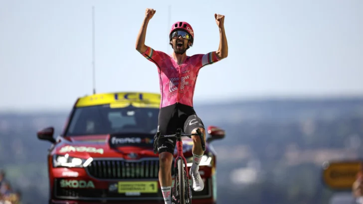 Ben Healy vence en solitario en la sexta etapa, Van der Poel recupera el amarillo