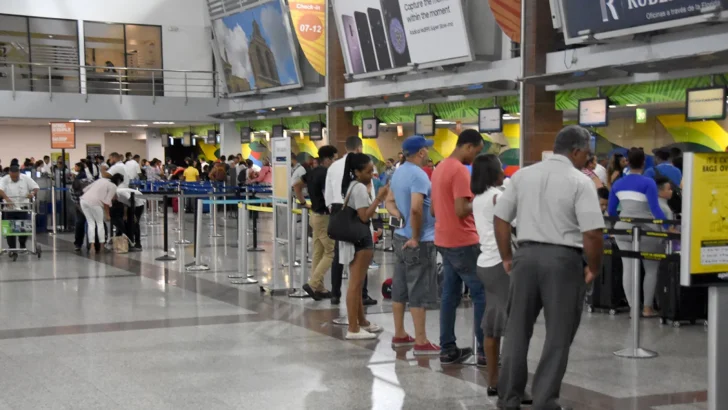 Aerolíneas dominicanas movilizan 122 mil pasajeros en junio 2025 Aerolíneas dominicanas movilizan 122 mil pasajeros en junio 2025