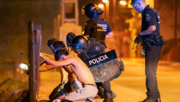 4 claves sobre lo que está pasando en Torre Pacheco, la ciudad española en la que grupos de ultraderecha persiguieron a migrantes norteafricanos