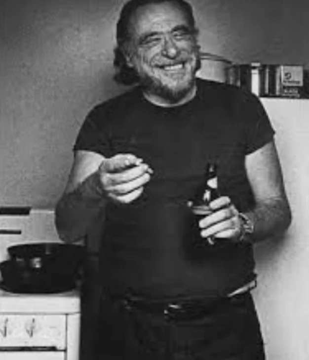 Cara y cruz del espejo sucio de Bukowski Cara y cruz del espejo sucio de Bukowski