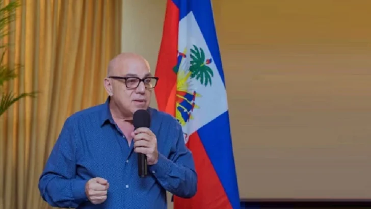 Excandidato presidencial haitiano Boulos detenido en Miami espera su deportación
