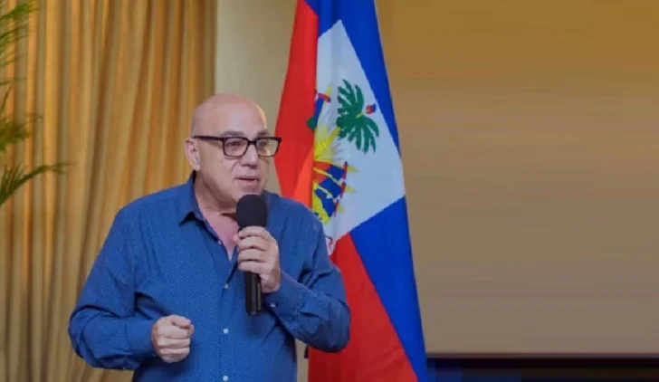 Excandidato presidencial haitiano Boulos detenido en Miami espera su deportación
