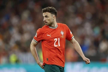 El futbolista portugués del Liverpool Diogo Jota muere a los 28 años en un accidente automovilístico en España