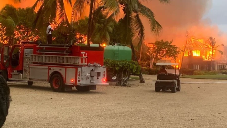 Una docena de villas afectadas por el incendio en Cap Cana