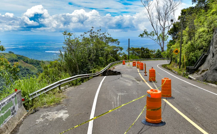 Inicia hoy cierre temporal del tránsito en la carretera Casabito-Constanza