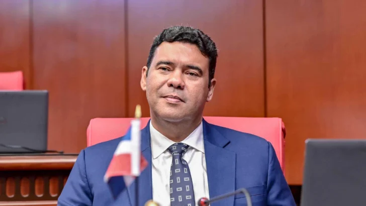 Senador asegura que reforma laboral favorece tanto a empleadores como a trabajadores Senador asegura que reforma laboral favorece tanto a empleadores como a trabajadores