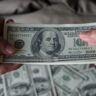 El dólar se cambia este miércoles para la venta a 60.87 pesos