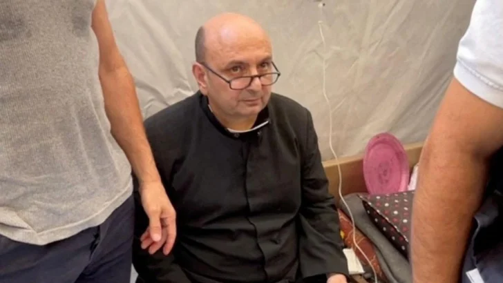 Gabriel Romanelli, el cura argentino amigo del papa Francisco, resulta herido en un ataque atribuido a Israel contra la única Iglesia católica en Gaza