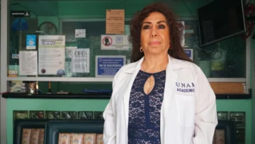 'Te damos el apapacho que tanto falta': la familia de médicos que atiende a migrantes en una clínica particular de Ciudad de México