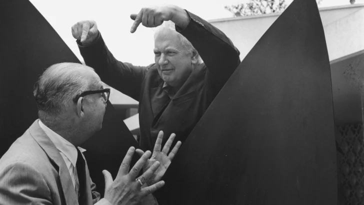 Quién fue Carlos Raúl Villanueva, el arquitecto venezolano al que el artista estadounidense Alexander Calder apodó "el diablo"
