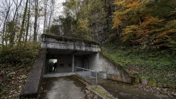 Refugios para toda la población: por qué Suiza es el país con más búnkeres nucleares en el mundo y quiere modernizarlos ahora