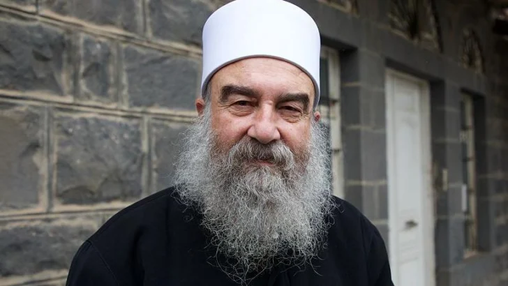 La historia de Hikmat al Hijri, el líder espiritual de los drusos en Siria que nació en Venezuela, y cuál es la conexión de esta minoría religiosa con el país sudamericano
