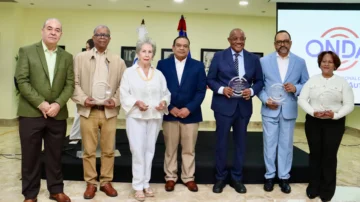 La ONDA reconoce a cinco escritores durante conversatorio sobre derecho de autor