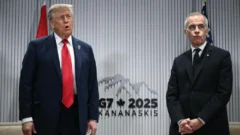 Trump anuncia arancel del 35% a Canadá por tomar represalias