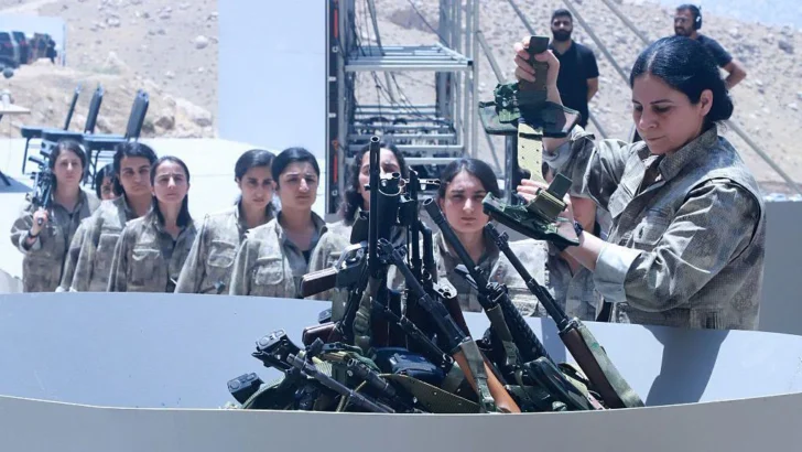 6 claves para entender el desarme del PKK en Turquía y los efectos que su desaparición tendrán en la región