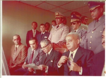  Remodelación Estadio Cibao, 1974. Joaquín Balaguer (centro-derecha) y José Augusto Vega Imbert (centro-izquierda).