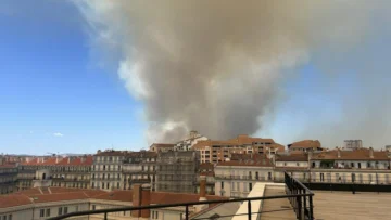 Violento incendio forestal al norte de Marsella: las llamas alcanzan la ciudad
