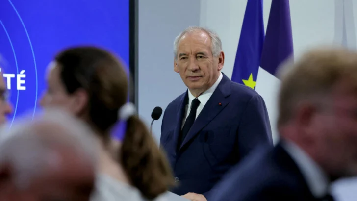Aluvión de críticas al plan de presupuestos del primer ministro francés François Bayrou