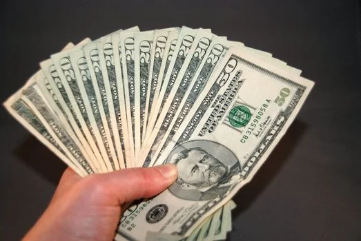 El dólar se cambia este miércoles para la venta a 60.38 pesos