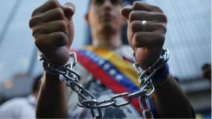 Maduro libera a presos políticos y a estadounidenses y El Salvador a migrantes venezolanos Maduro libera a presos políticos y a estadounidenses y El Salvador a migrantes venezolanos