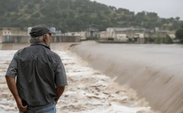 Aumenta de 13 a 24 número de muertos en inundaciones en Texas