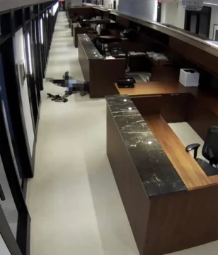 Cuatro o cinco muertos en un tiroteo en Nueva York, entre ellos un policía y el tirador
