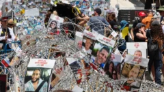 El enviado de EEUU se reúne en Tel Aviv con las familias de los rehenes en Gaza