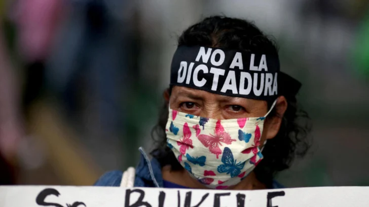 Bukele niega 'fin de la democracia' en El Salvador tras reforma para reelección indefinida
