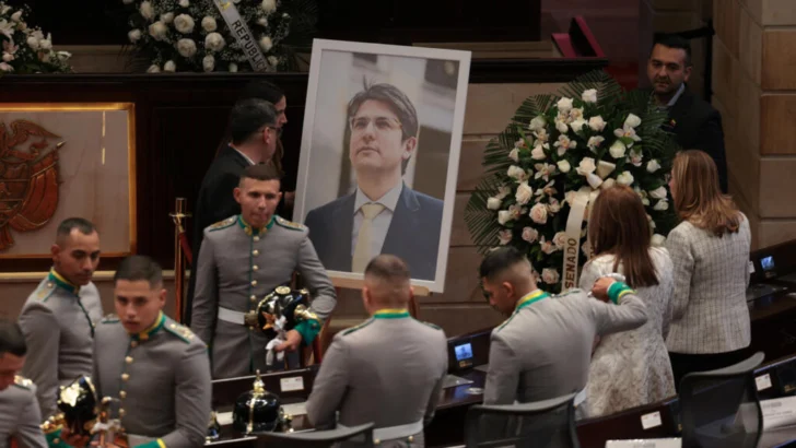 El asesinato de Miguel Uribe Turbay desentierra el horror de la violencia política en Colombia