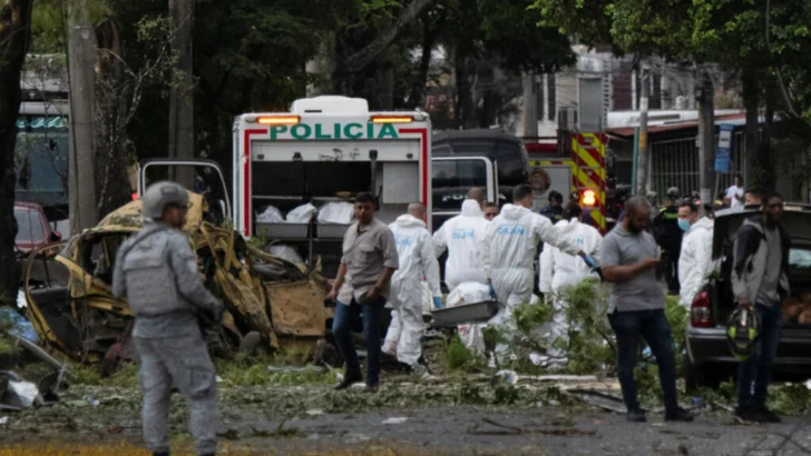 Colombia: grupos armados lanzan ataques con camión bomba y dron causando al menos 18 muertos