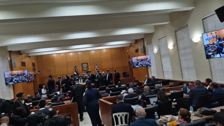 Ministerio Público acude a audiencia del caso Calamar con camión lleno de cajas de evidencias