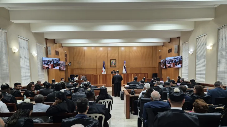 Jueza suspende audiencia del caso Calamar tras desmayo de imputada Yahaira Brito Jueza suspende audiencia del caso Calamar tras desmayo de imputada Yahaira Brito