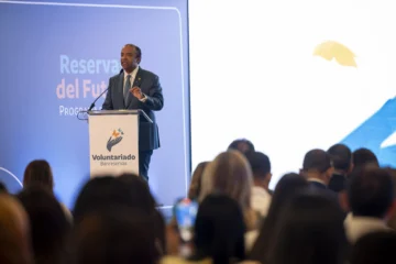 Voluntariado Banreservas entrega 84 becas universitarias a bachilleres sobresalientes de escuelas públicas
