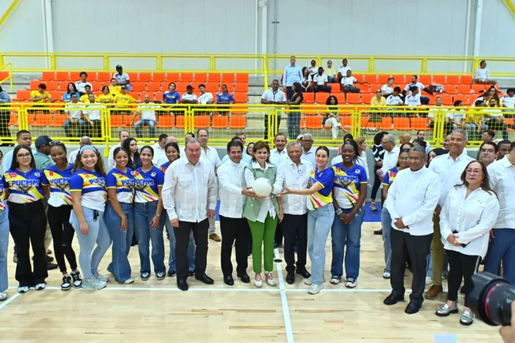 Inauguran polideportivo en PUCMM de Santiago auspiciado por Banreservas