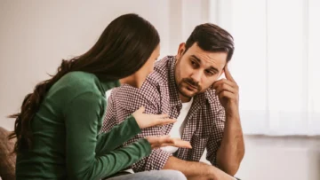 'Creo que eres un vampiro emocional': 5 consejos para lidiar con relaciones agotadoras